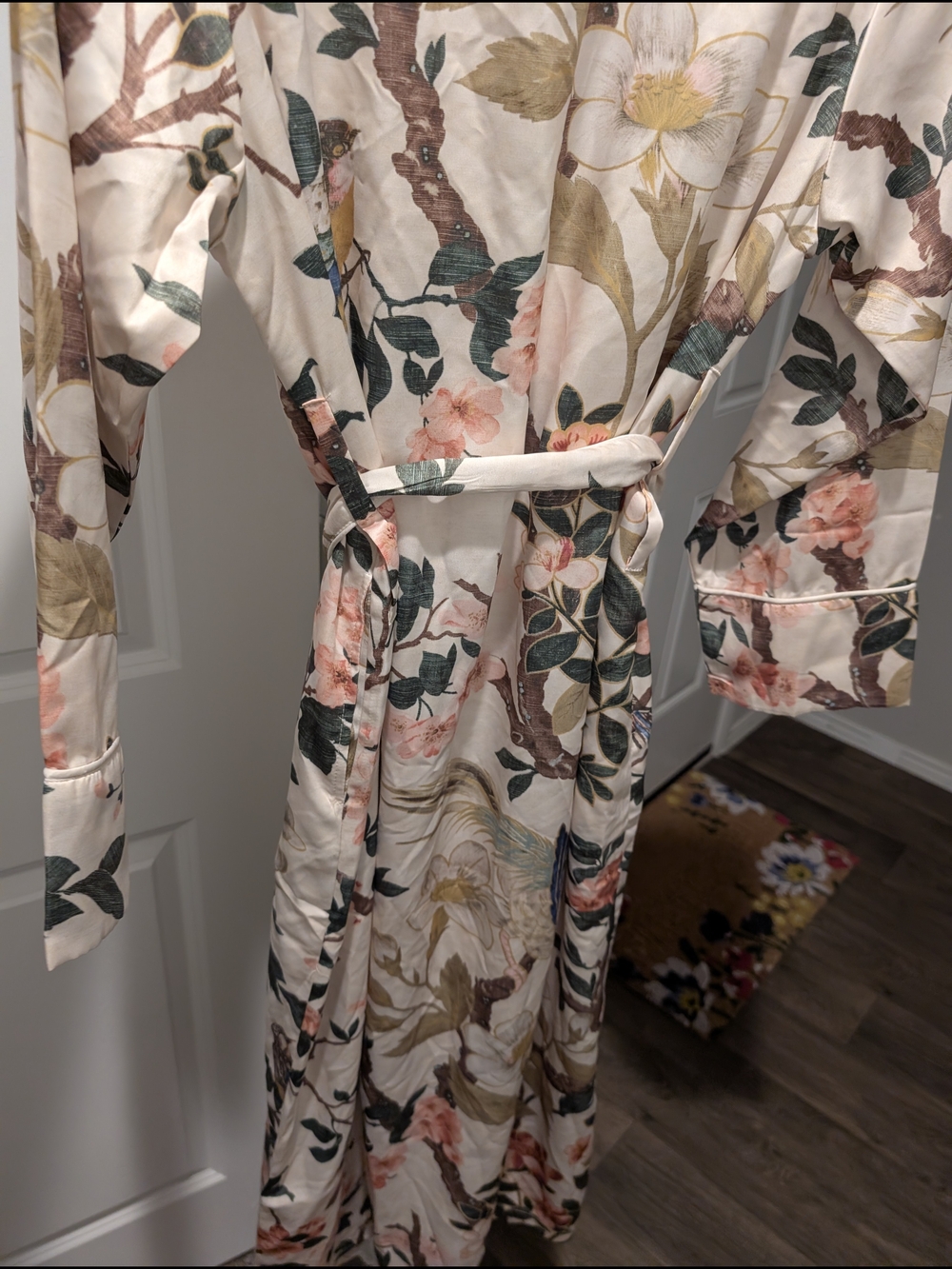 Pottery Barn Nola Silky Piped Robe - Picture 11 of 11